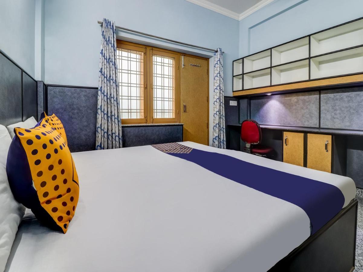 Spot On 82236 Aryan Home Stay Jhājra Exterior foto
